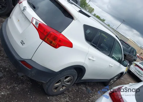 2015 Toyota Rav4 Xle z USA, uszkodzony, nr VIN JTMRFREV4FJ050305